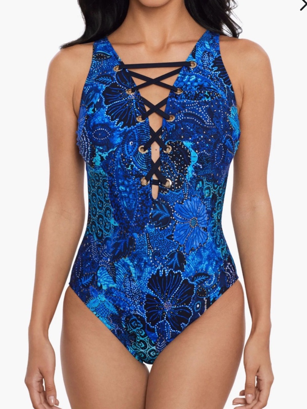 NWOT Jewels in the Nile Steffi One-Piece Swimsuit. Size 10
Magicsuit®